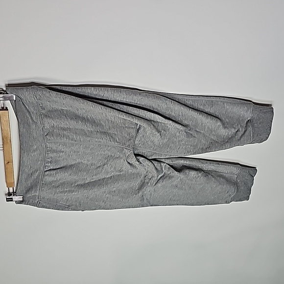 Nike drifit small gray athletic cropped sweat pants - Picture 4 of 7